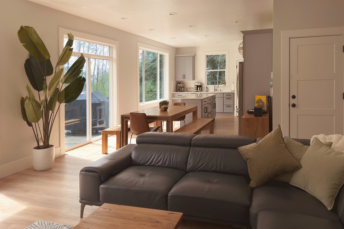 Open, airy, and fresh. A comfortable space ready for your home-away vacation.