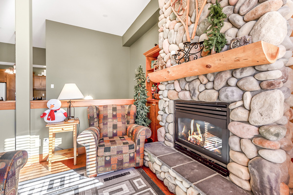 Fireplace sitting / relaxing area