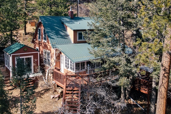 Front of the House: Front Porch with great views