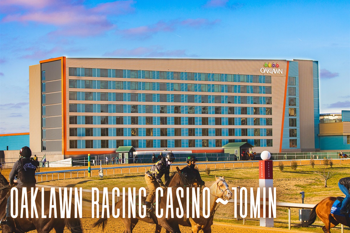 Enjoy a day of excitement at Oaklawn Racing Casino&mdash;place your bets and feel the rush of the race!