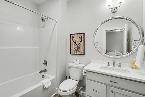 Double queen bedroom #2 ensuite