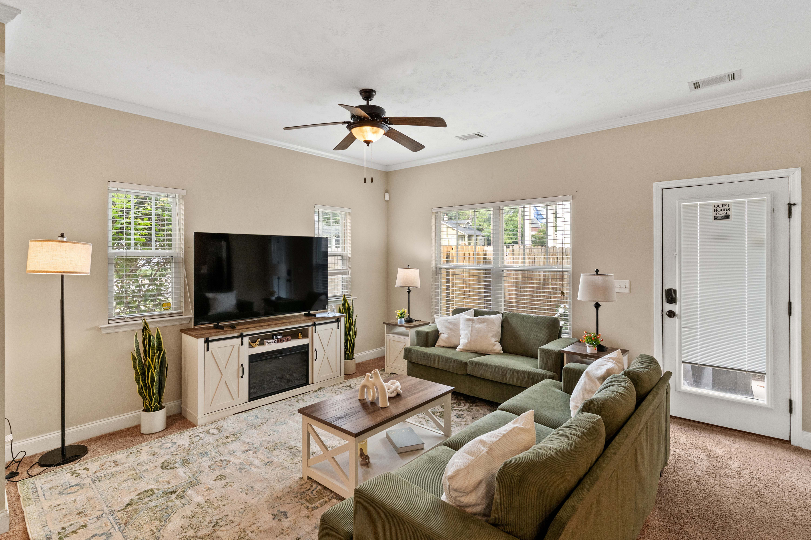 Living Room w/ Smart TV