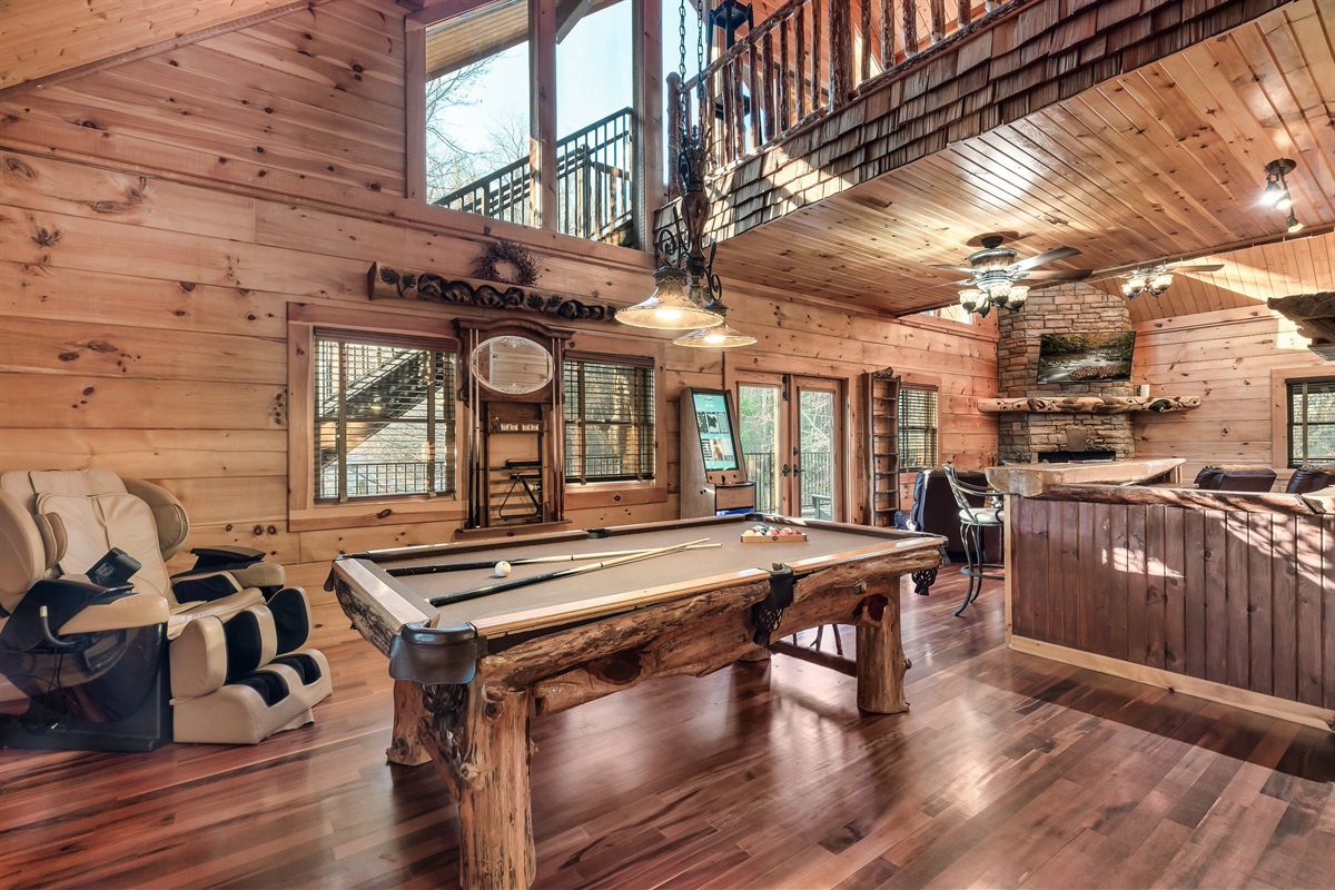 Multi arcade game challenge a friend to old school pac-man or a game of kong