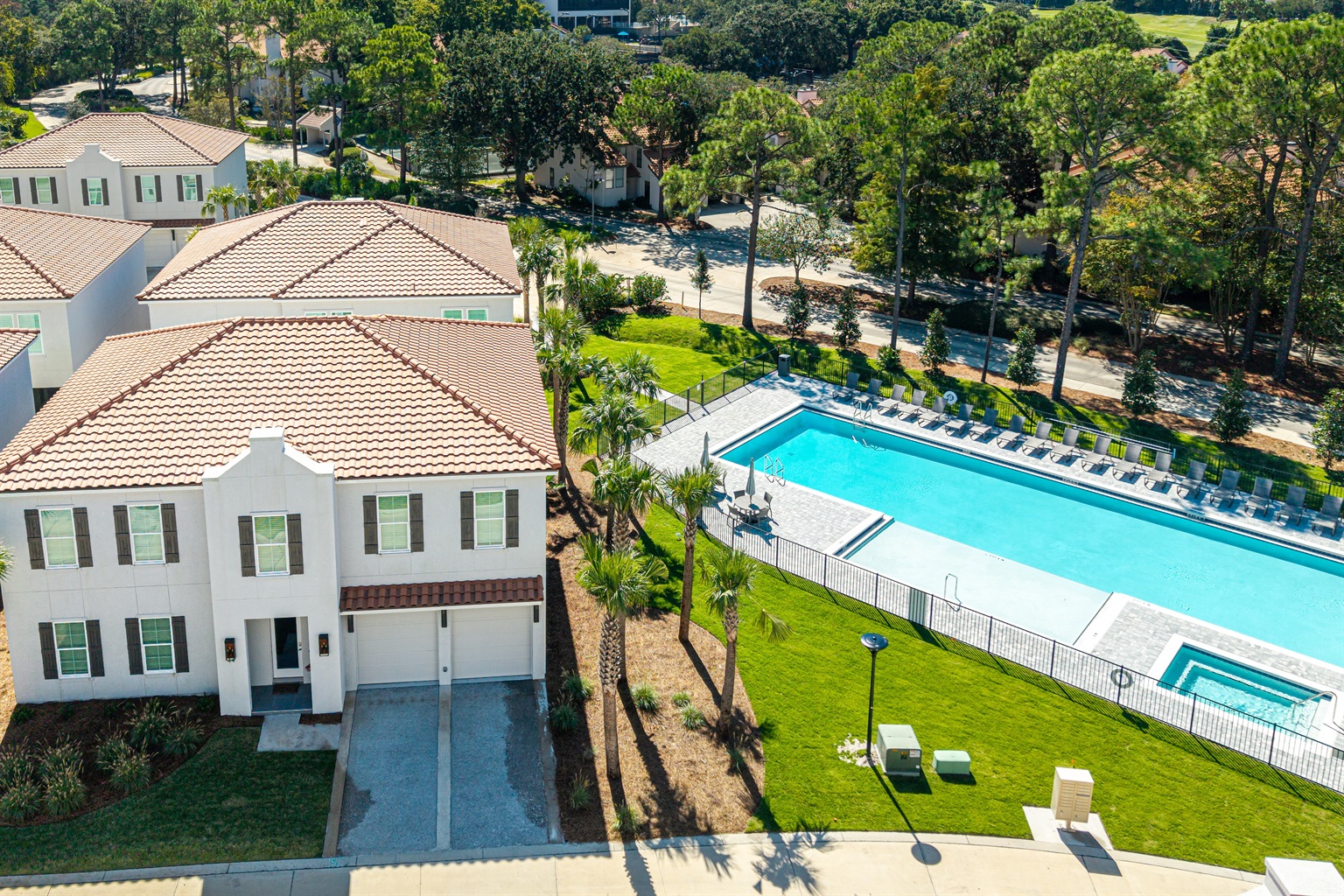 Experience the exclusivity of TOPS’L Grand Villas – a private enclave of only 14 luxury residences. Enjoy premier access to a stunning resort-style pool and rejuvenating hot tub, all within a beautifully maintained neighborhood setting.