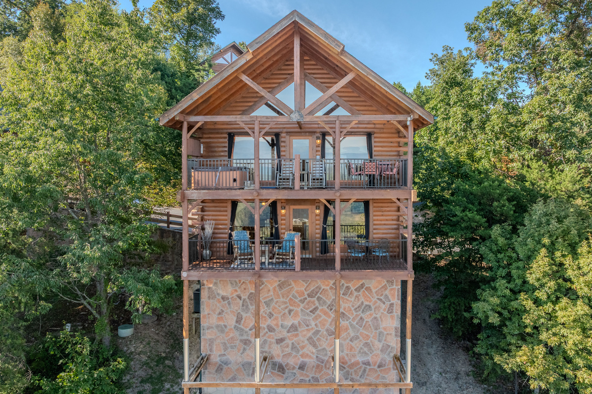 Two spacious decks