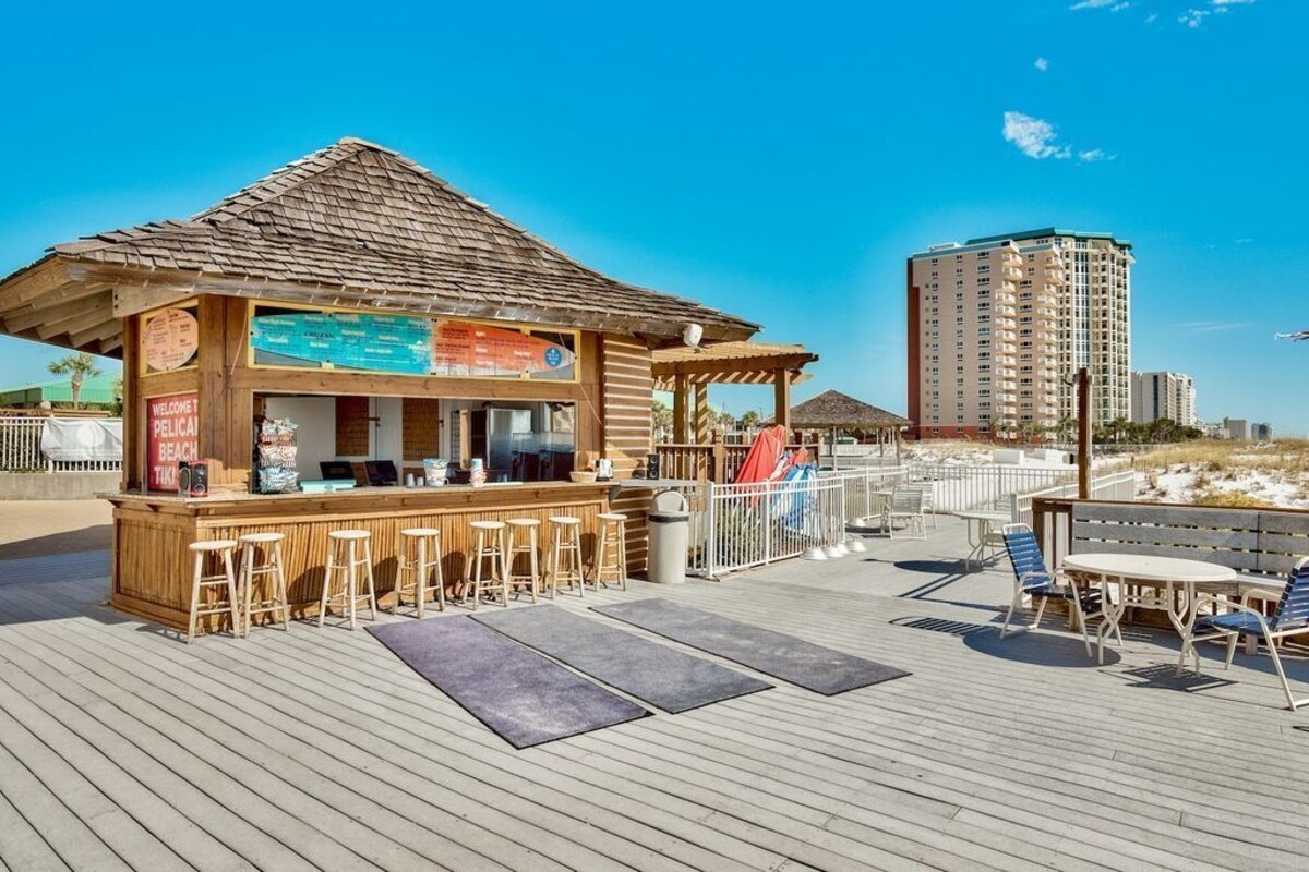 Beach front Tiki hut waiting for your order