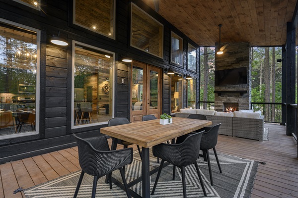 Outdoor dining and lounging