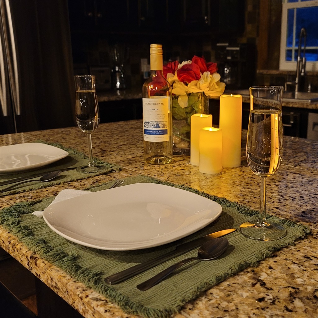 Cozy dinner for two, please!