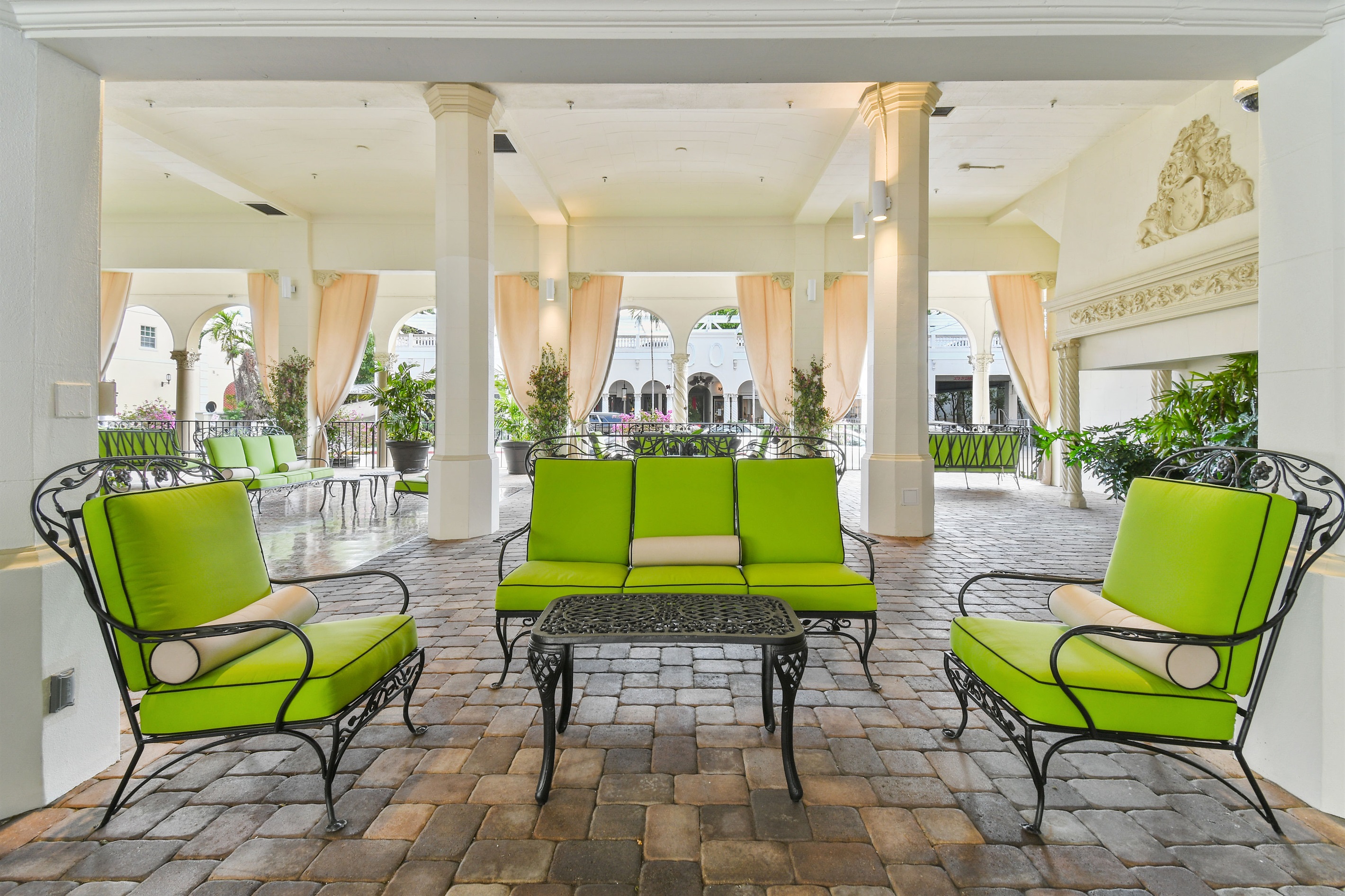 Plenty of Comfortable Seating!