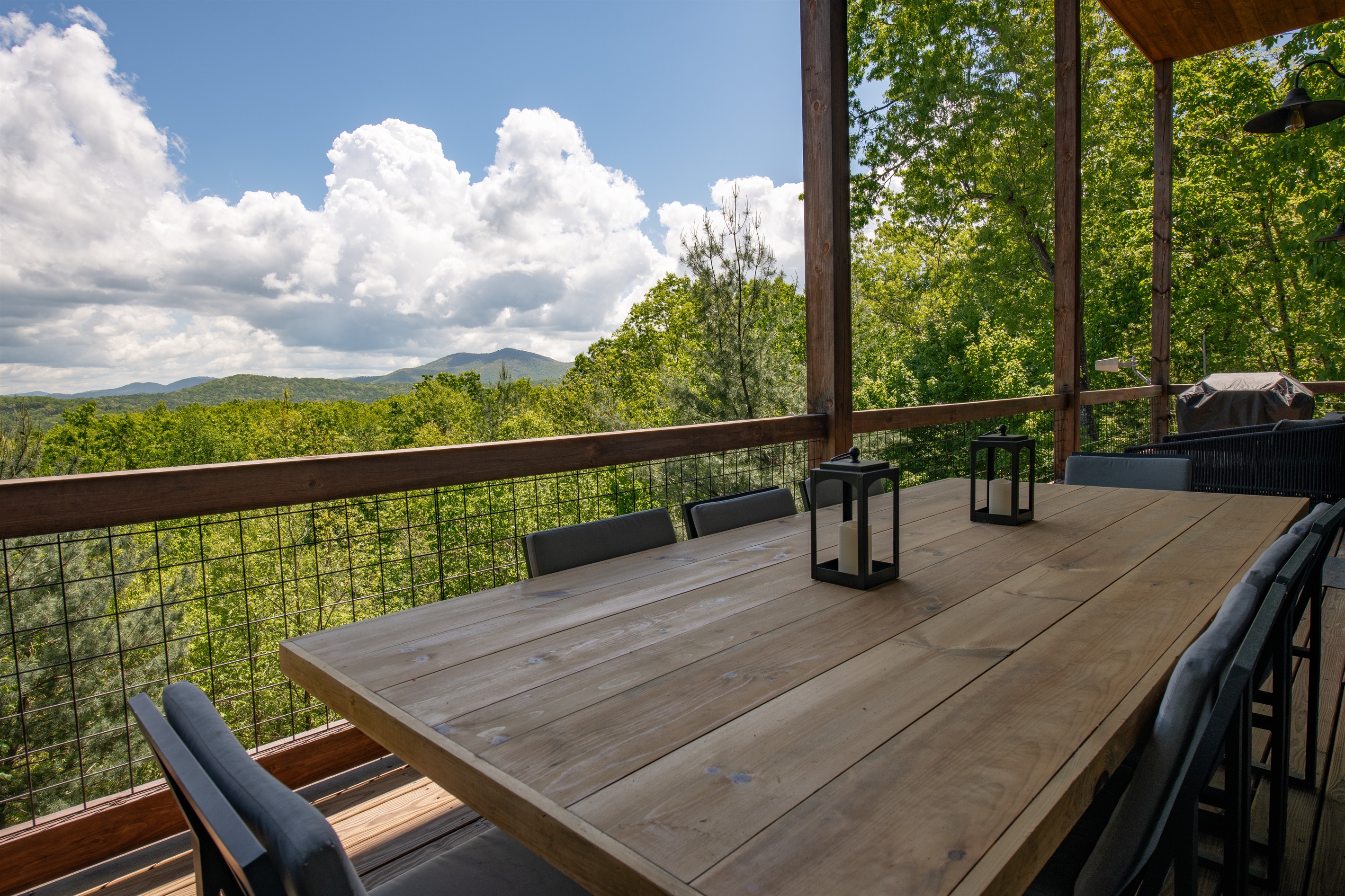 Outdoor Dining | Al fresco dining with sweeping mountain views