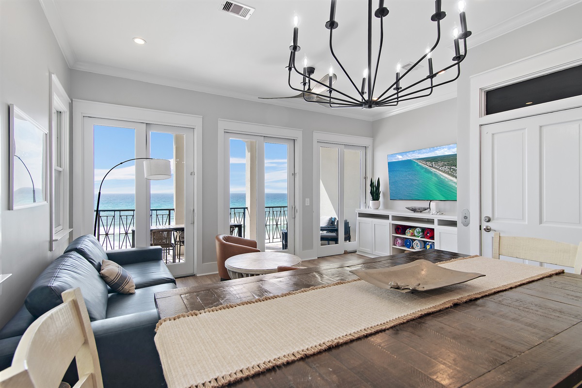 Frangista Sunset is a Beachfront, Updated, Fully-stocked Home with HUGE views of the beach and Gulf of Mexico. 5 Bedrooms (9 BEDS), 4 Bathrooms provides plenty of space for your whole group!