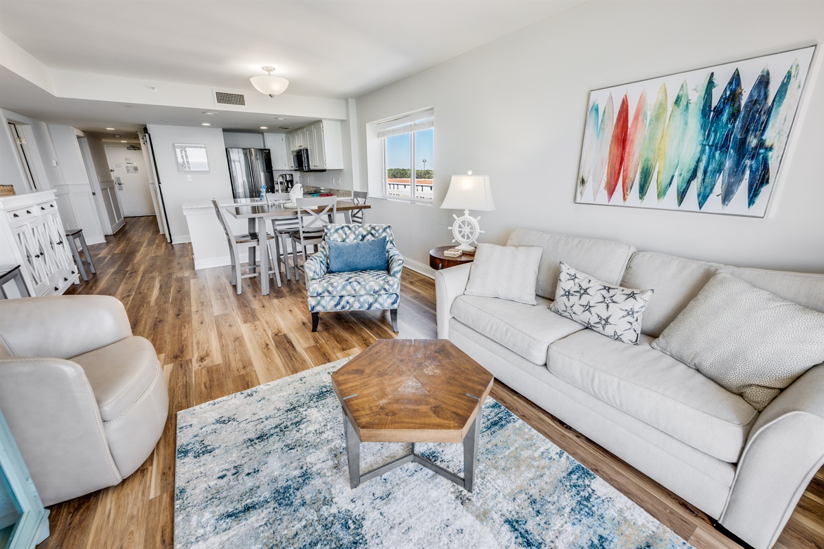Living Room with Stunning Views🌊☀️