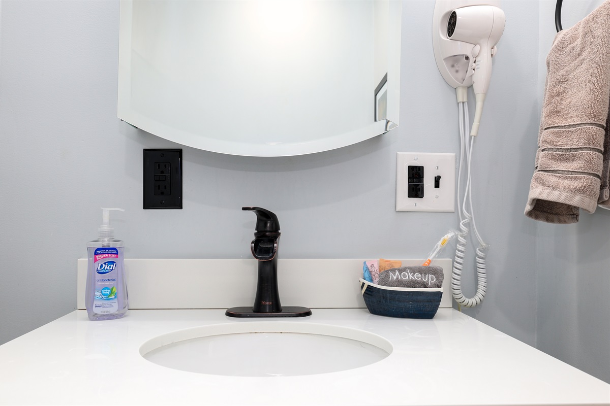 Full Bathroom