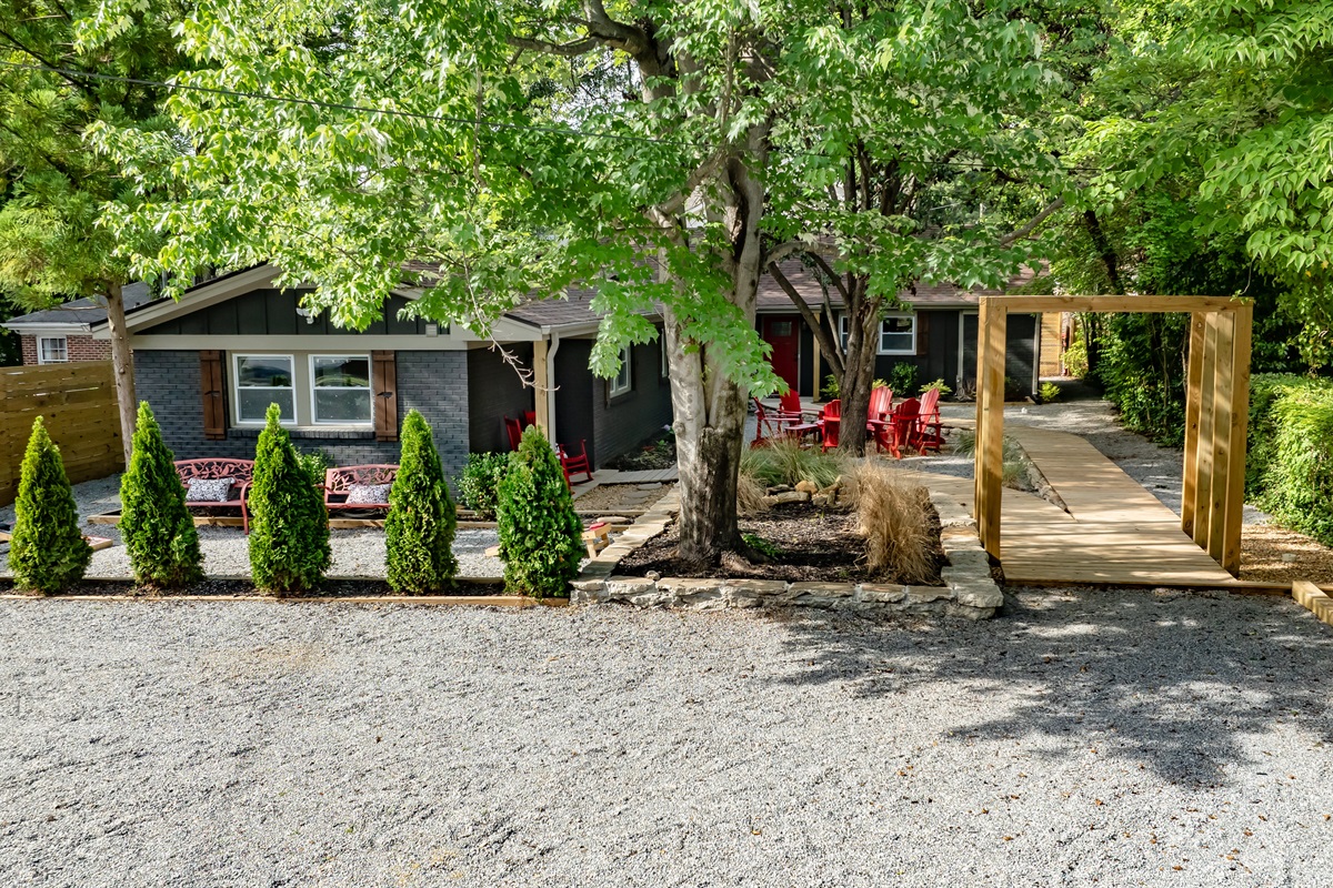 Wolfpack Cottage offers a unique fusion of modern luxury, spaciousness, and unmatched convenience.