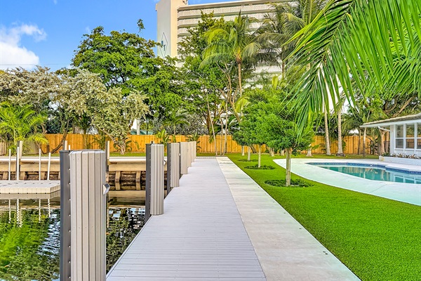 Brand new sea wall- great to explore and to tie a boat to. 