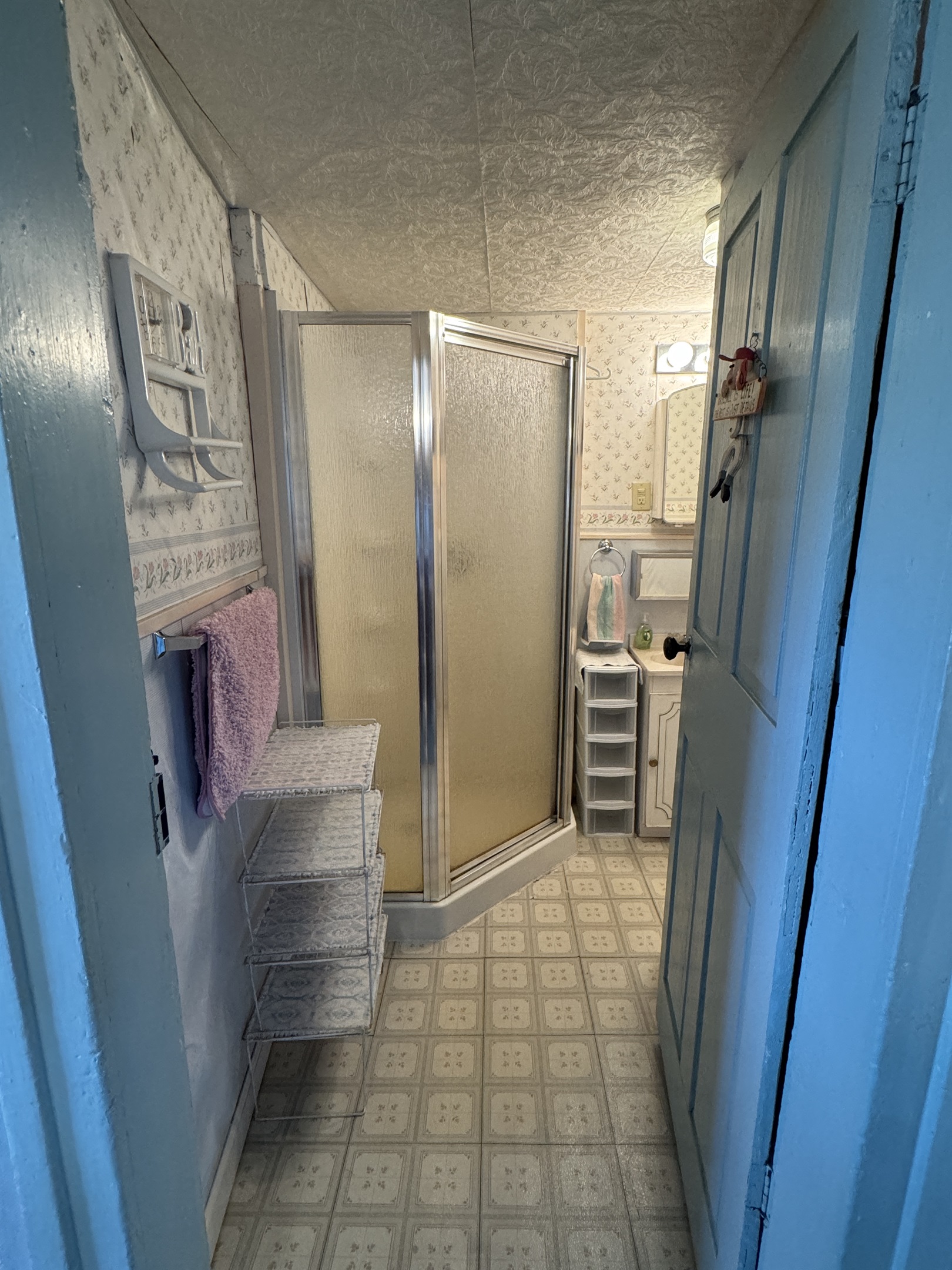 Bathroom with kitchen