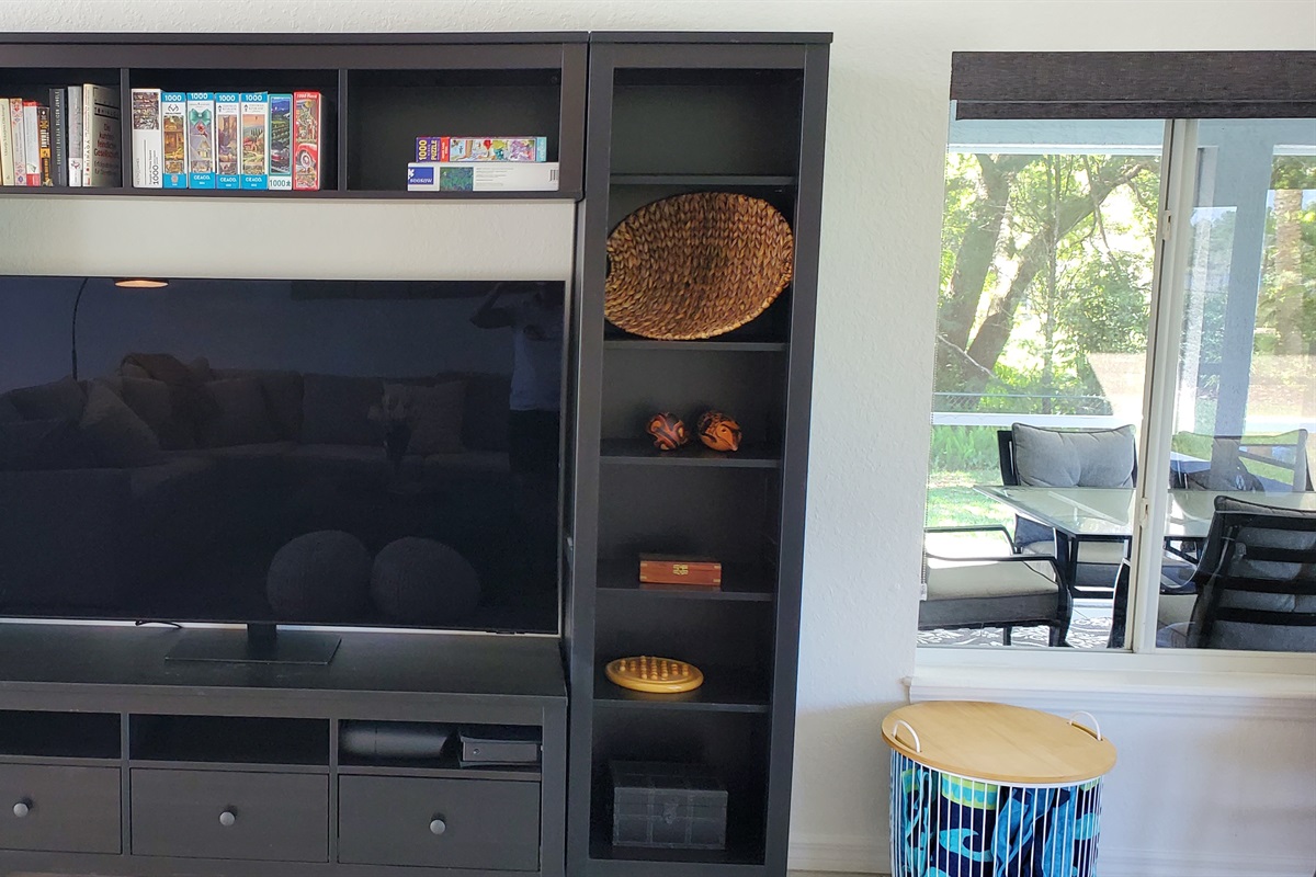 Smart TV, puzzles and games to enjoy