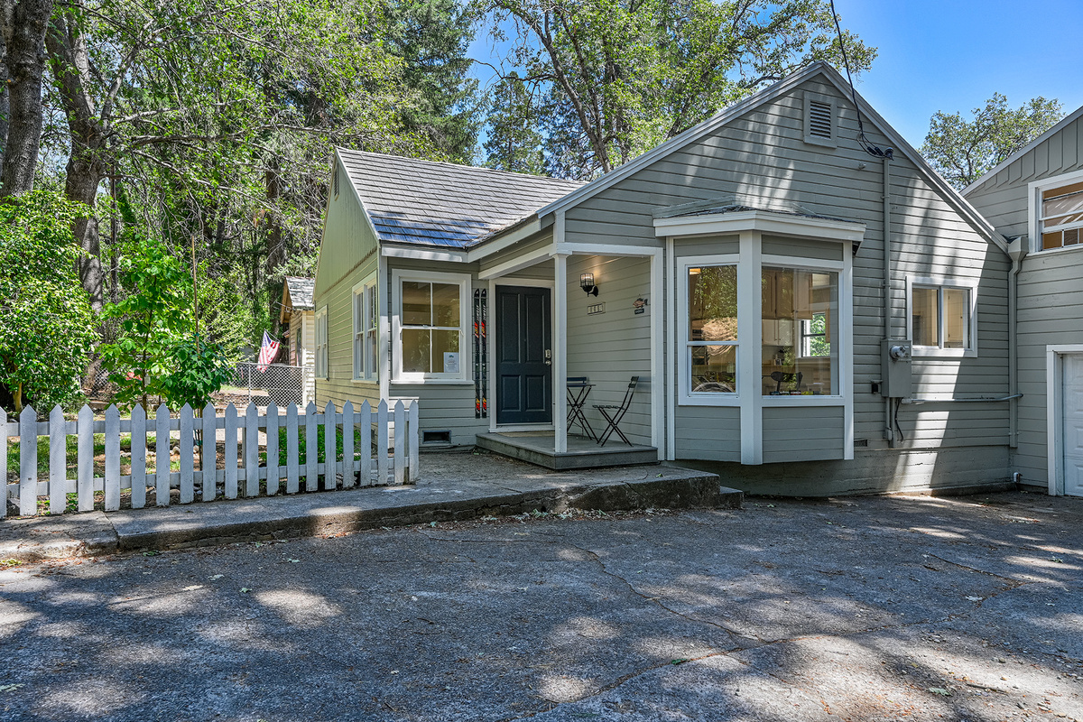 Mossbrae Falls Retreat