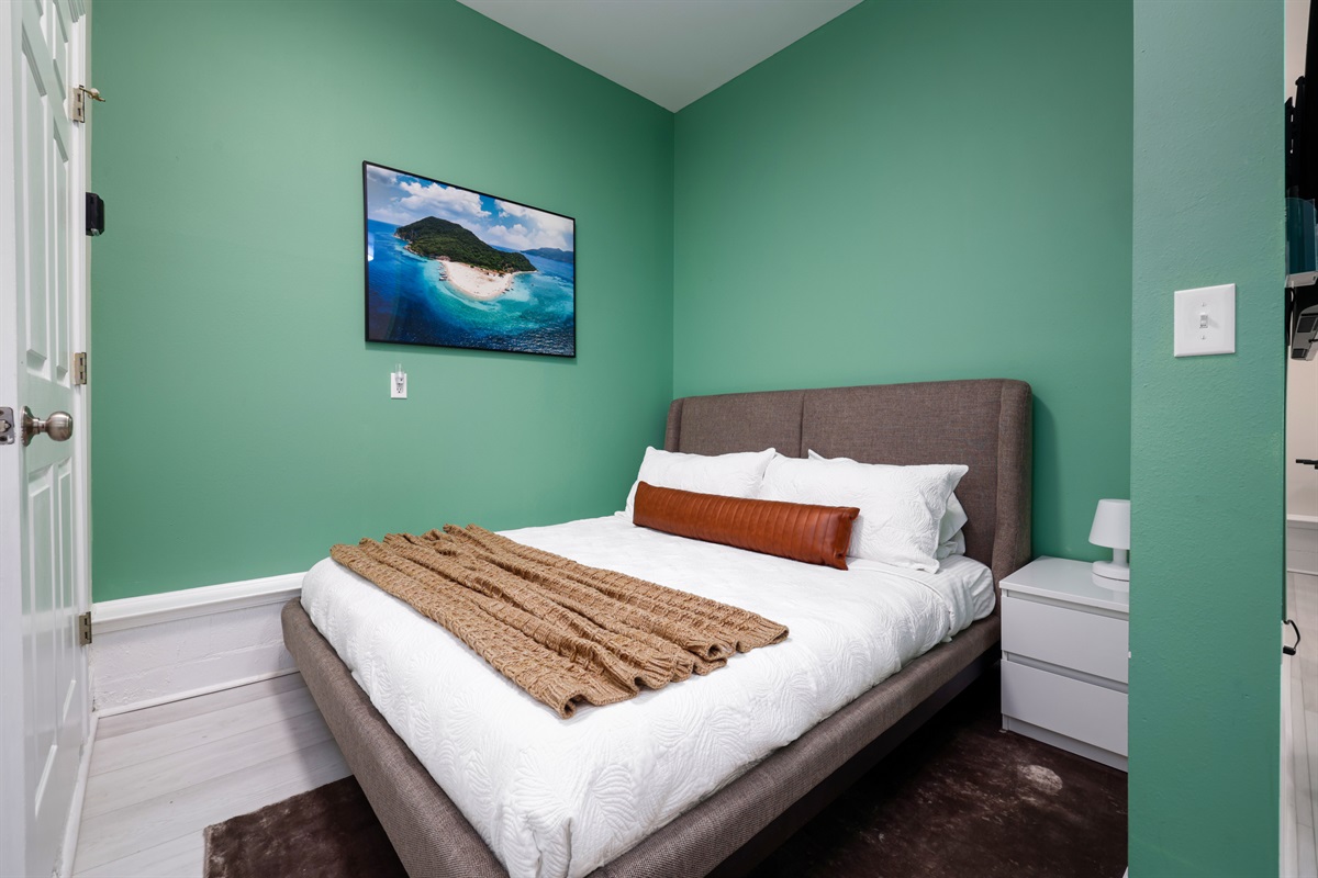 Bedroom 5 (1st Floor): QUEEN Bed + TWO Twin Bunk Beds, Game Room