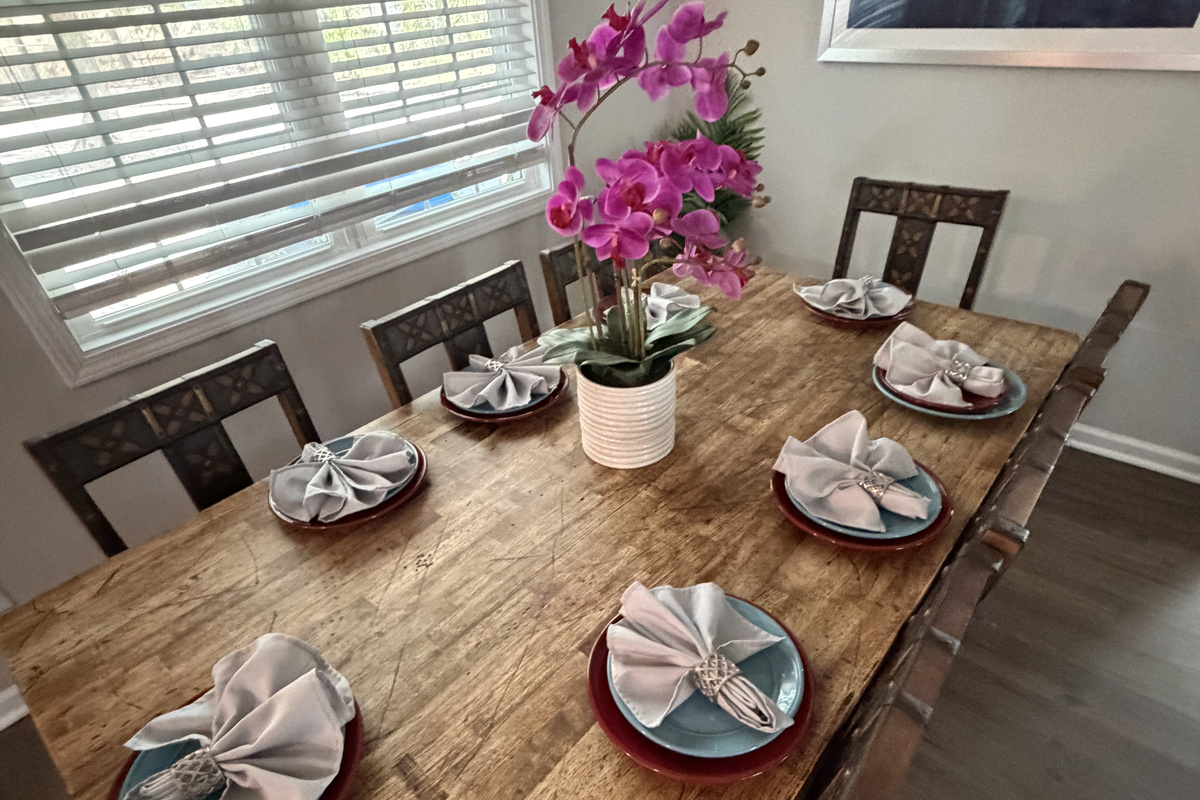 Large 8 person dining table