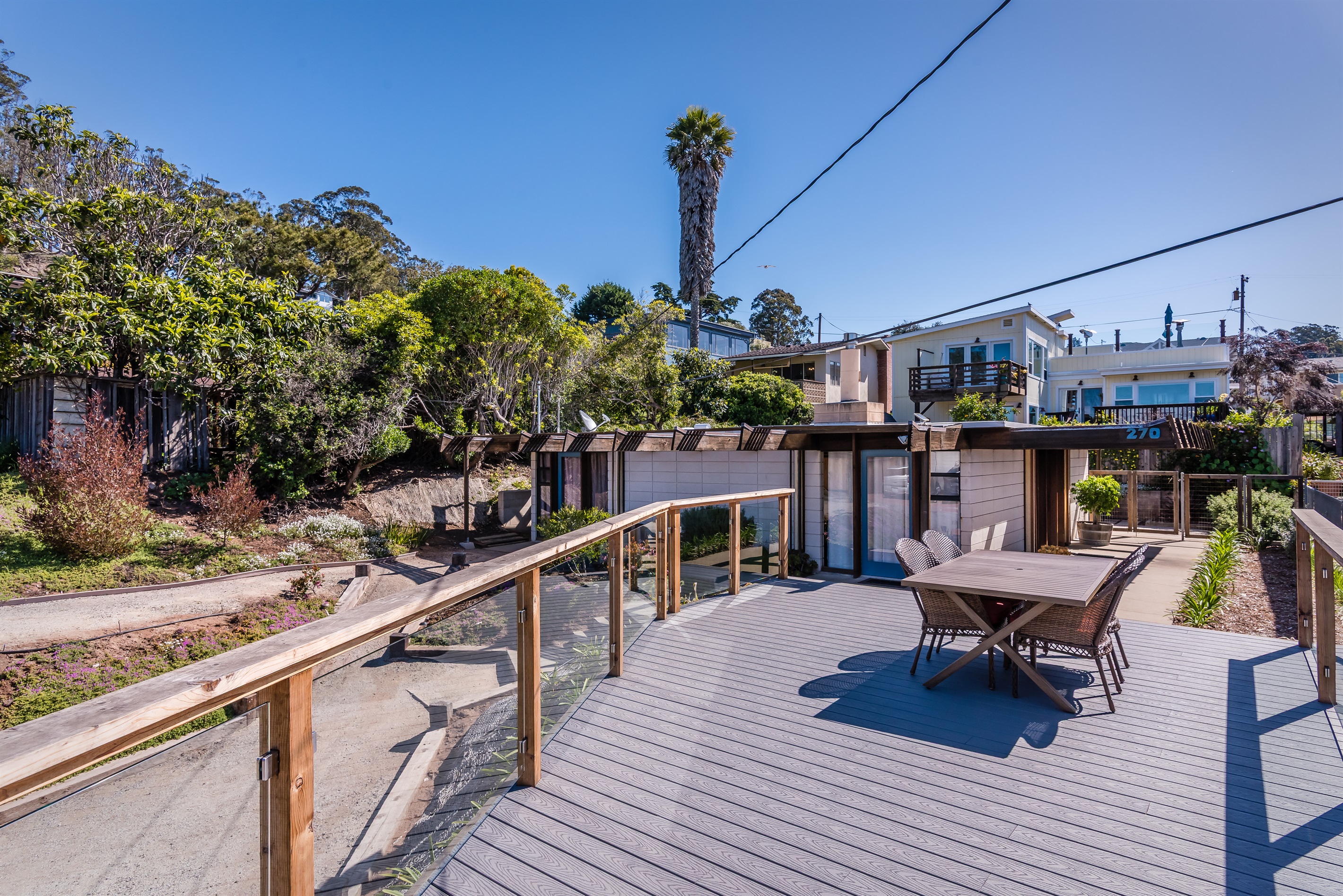 Front deck w/ view & patio set