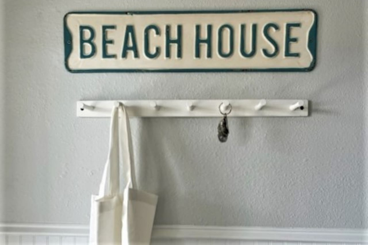 Drop your bags in the foyer and start your vacation &mdash; there's space for everything.