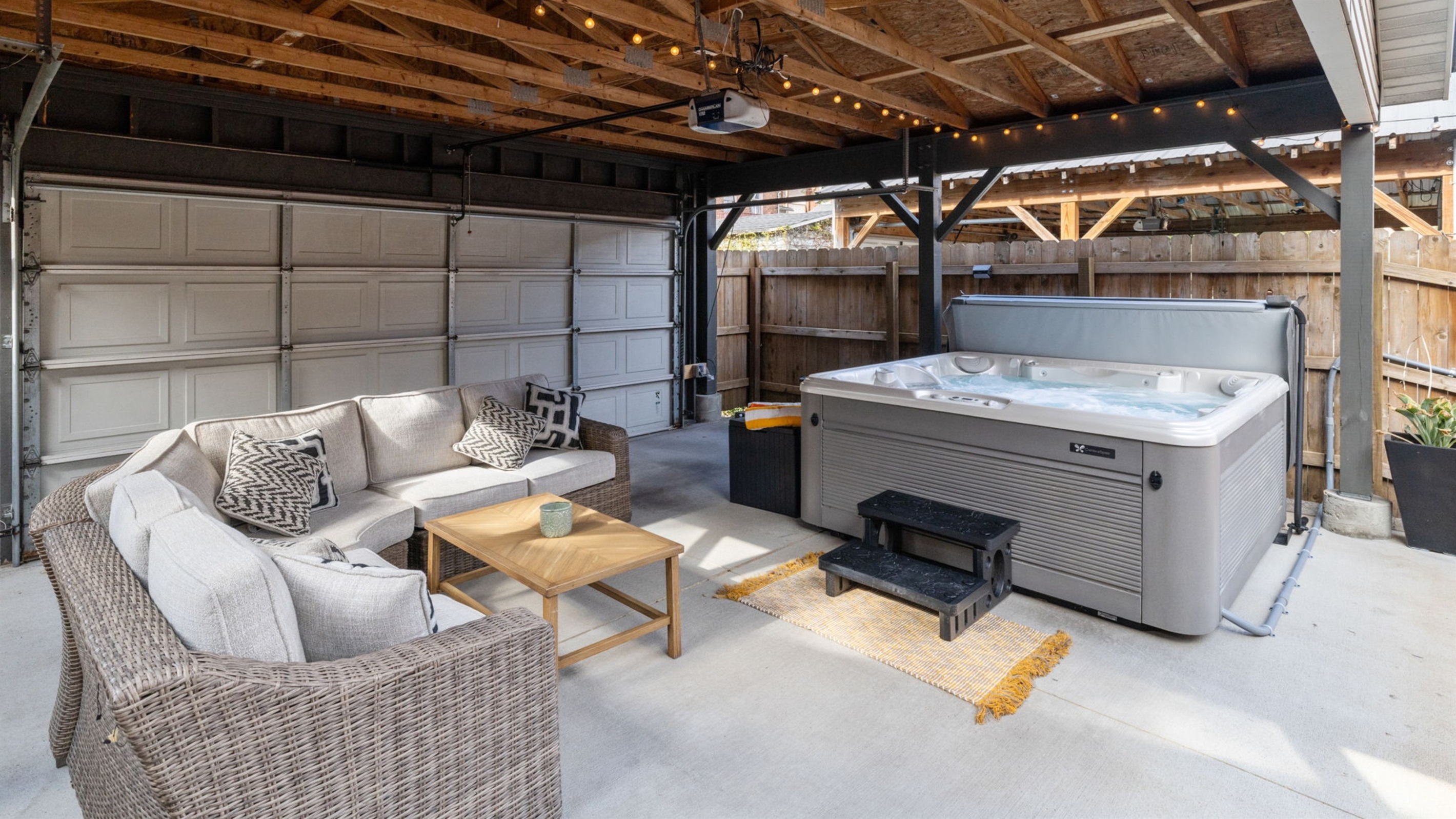 Spread your relaxation and socialization to the outdoor living room and 6-seater hot tub!