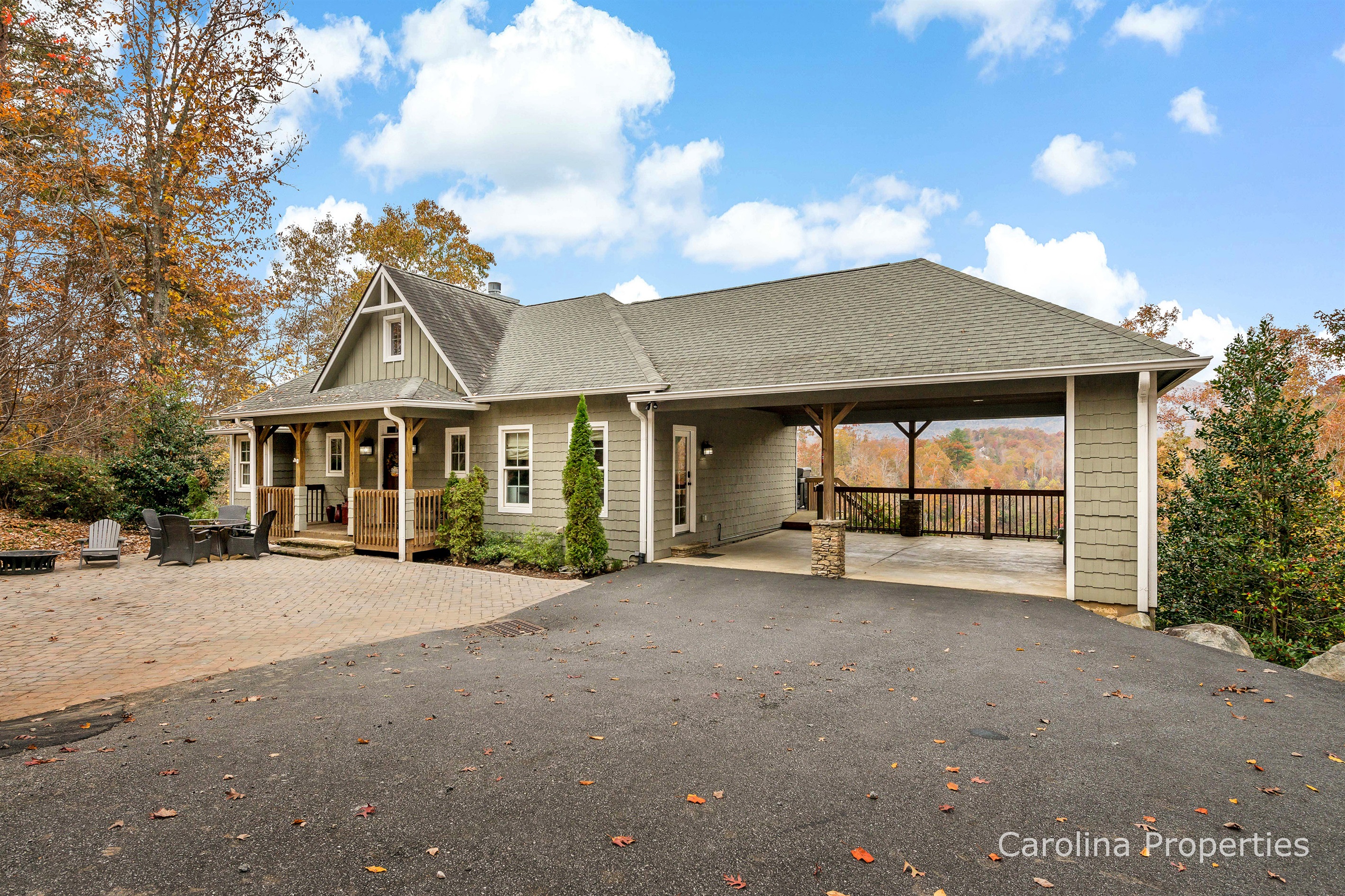 Large driveway with carport for 2 cars