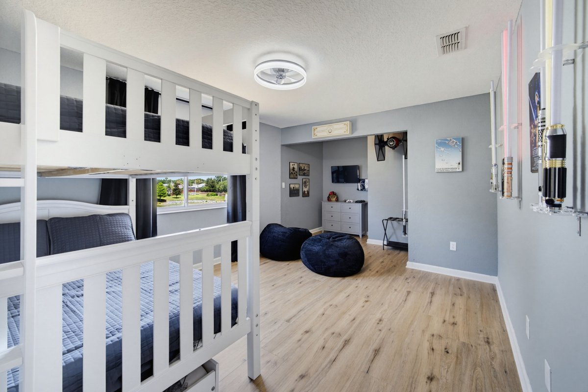 Star Wars full-over-full bunk bedroom