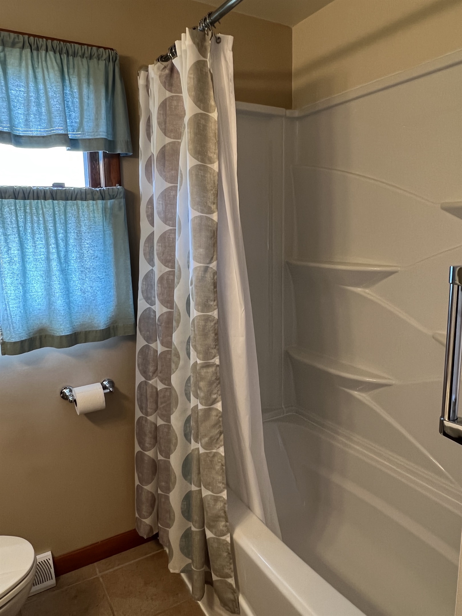 1st floor bath