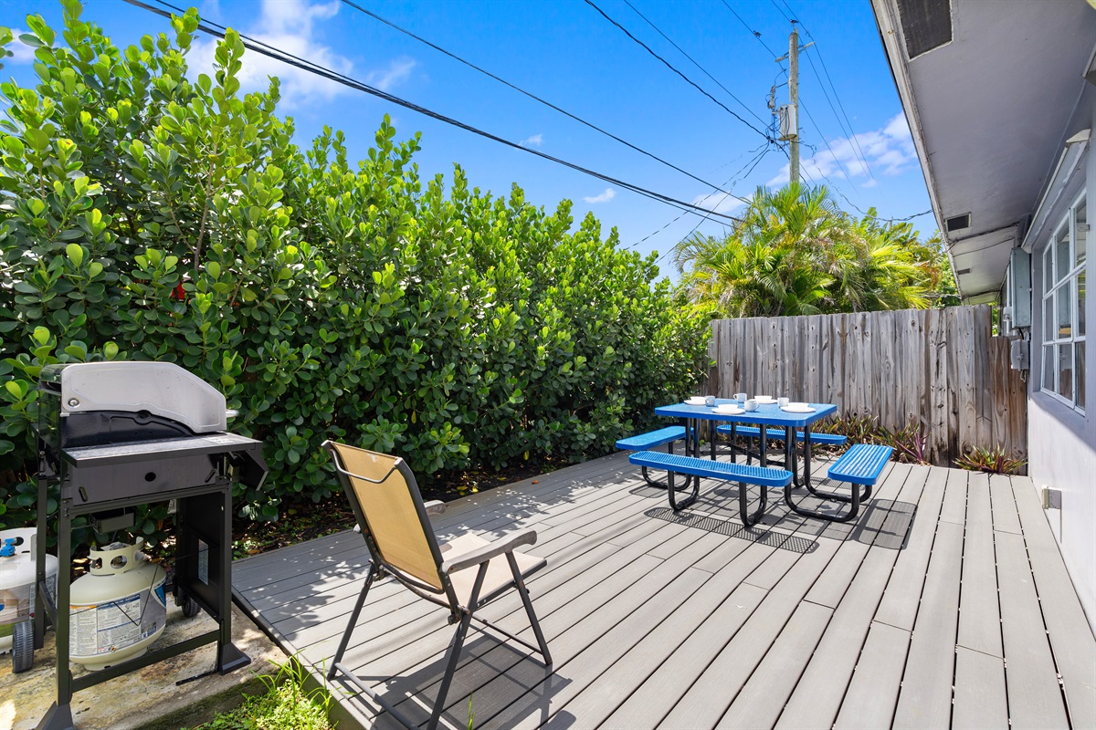 Private Patio with Outdoor Dining! 