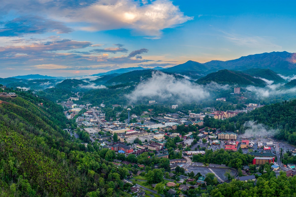 Gatlinburg 35 minutes from the cabin