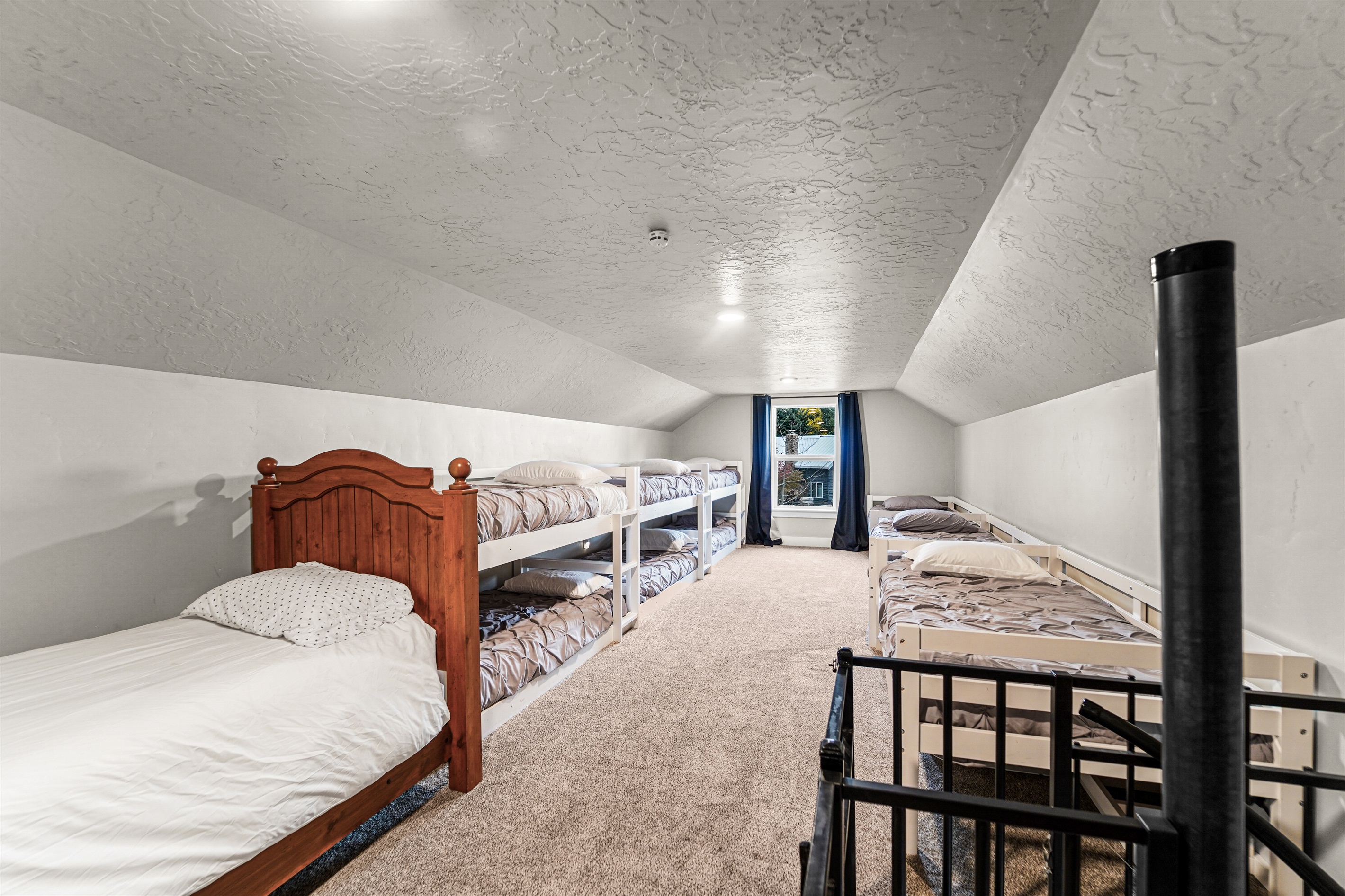 Huge bunk room Perfect sleeping space for all your guests.