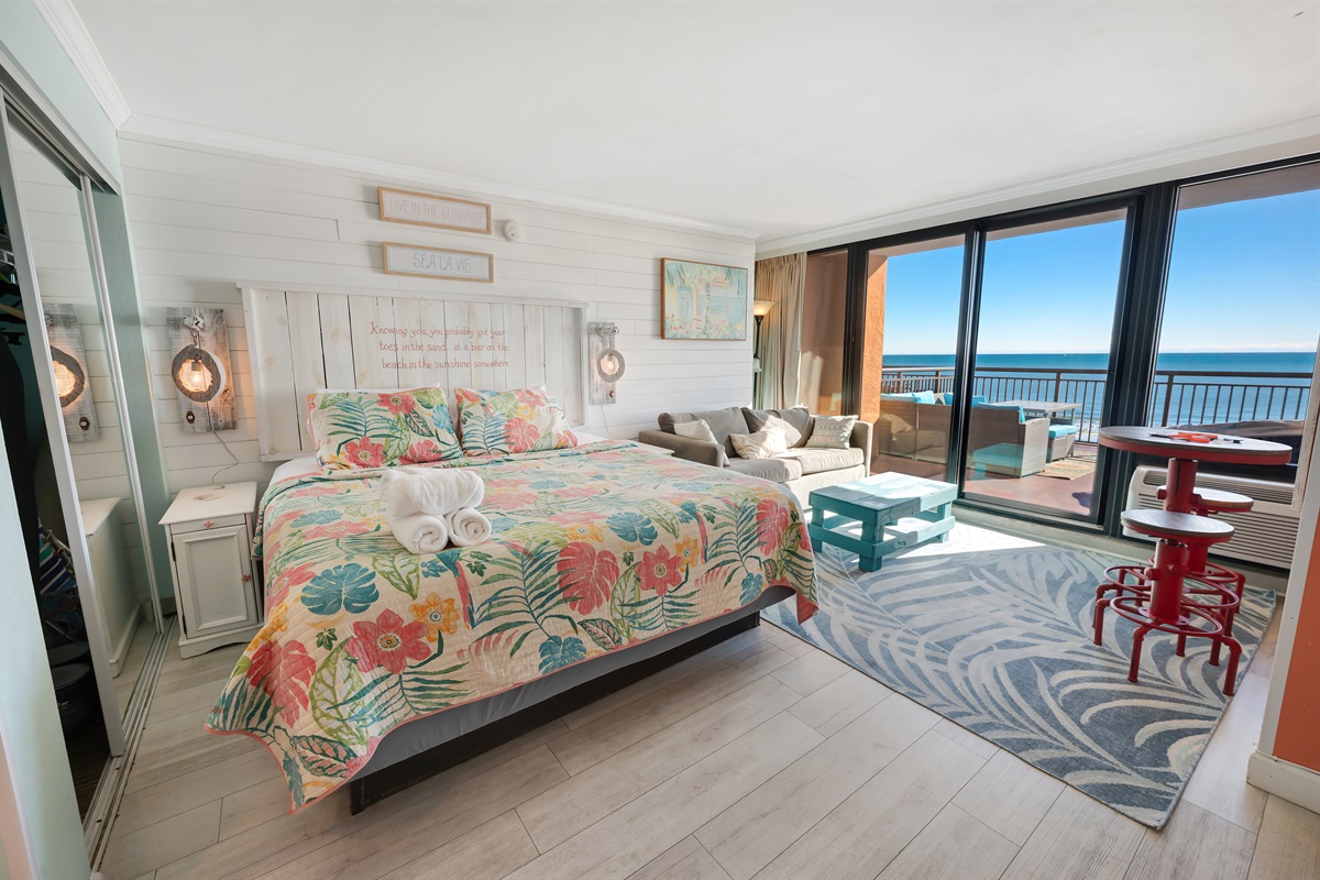 Stunning Bedroom Beautifully Decorated with Amazing Views 💫✨