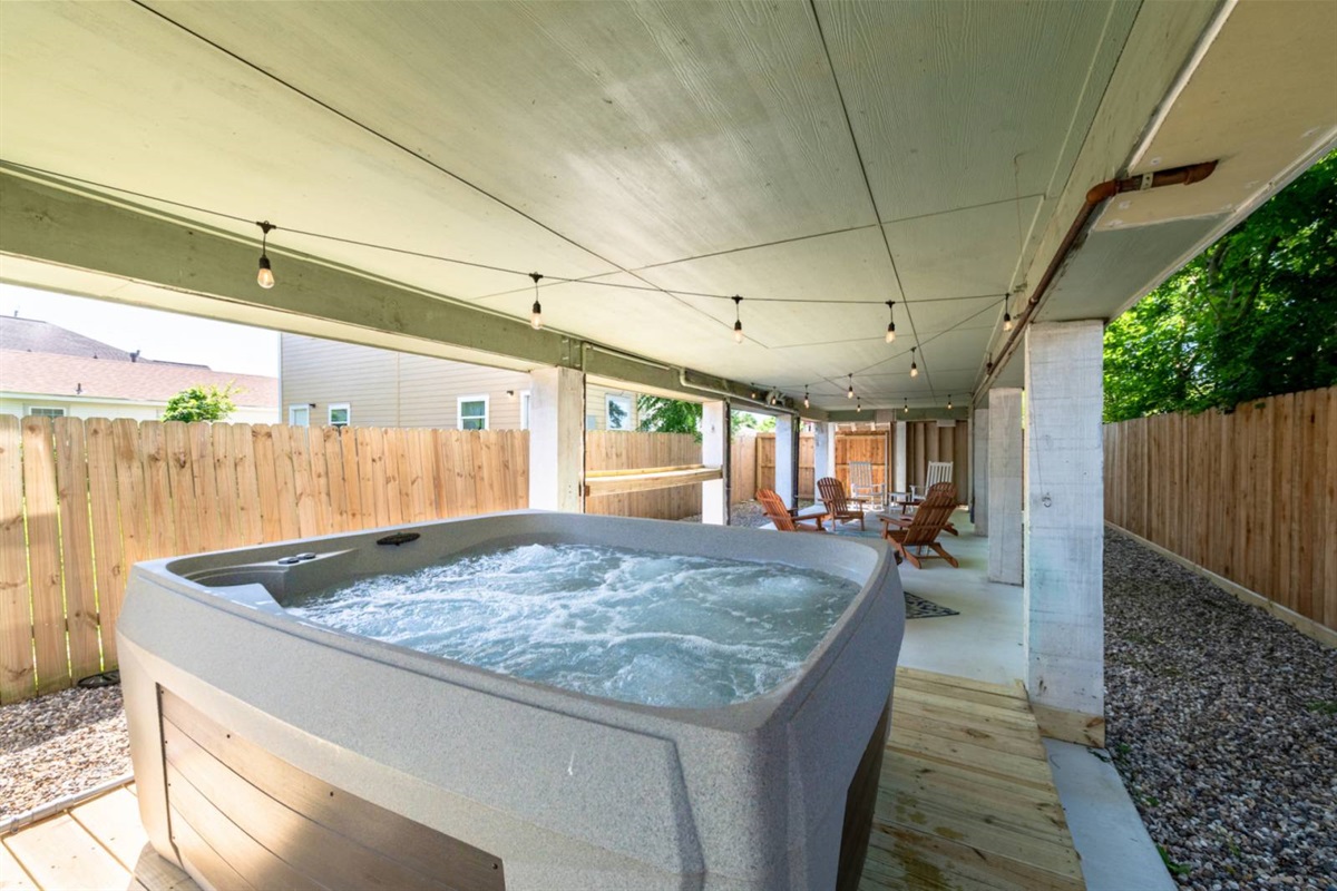 40765d73e26b4fa093a44a9b7bc61118 Large | Beachhouse | Texas | TX | Vacation Homes | Galveston | Crystal Beach | Kokomo | Breezy Days | Beachfront Elegance | Sunrise Serenity | Southern Sands Property Management, LLC