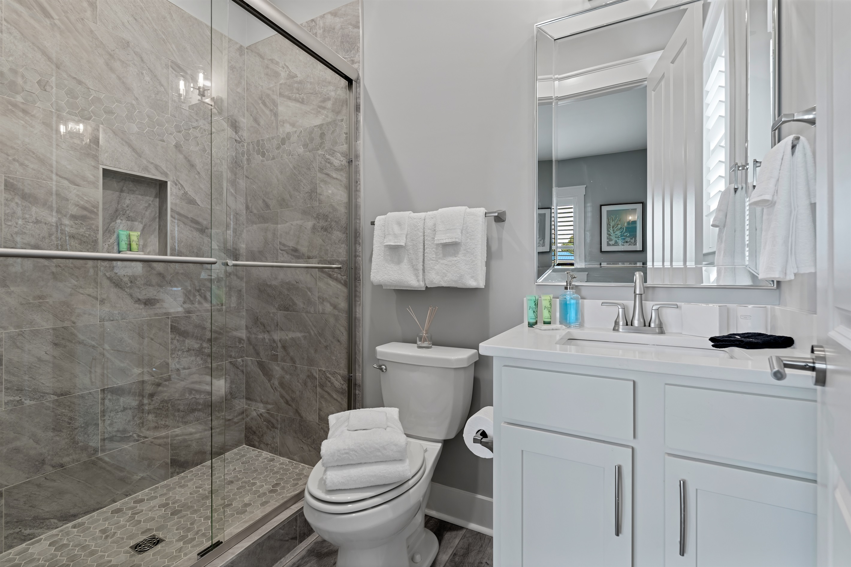 Bathroom in 2 Queen Room