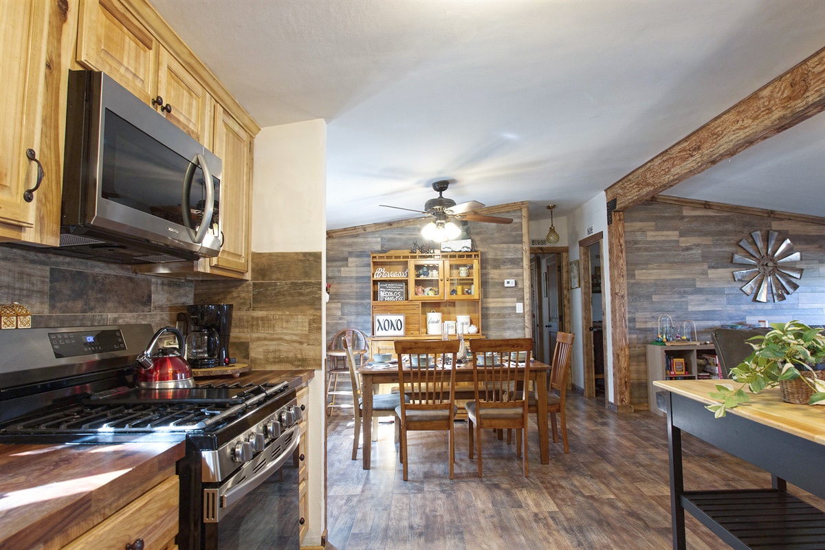 spacious dining and kithcen area. 