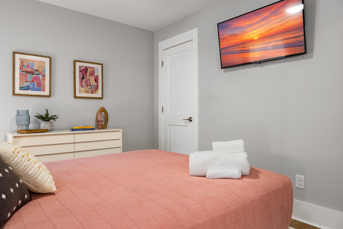 Bed and bath linens provided