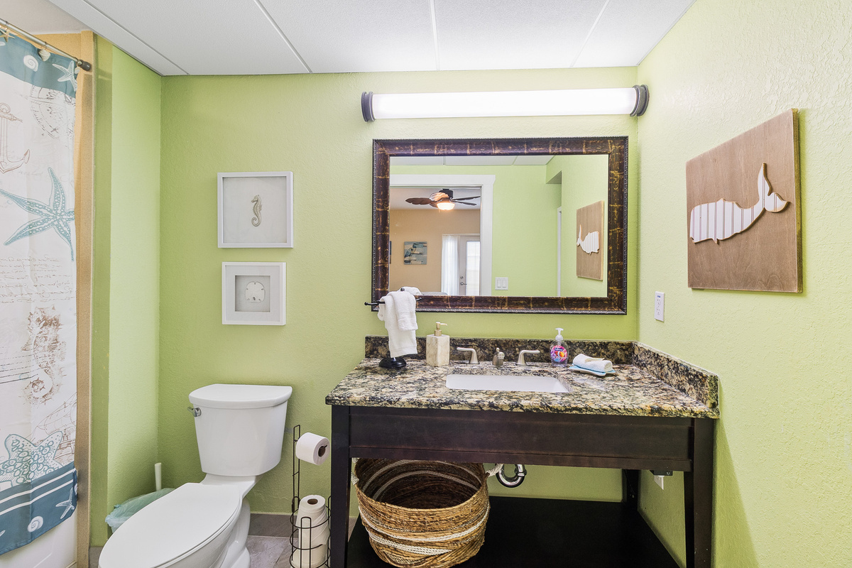Guest bath in 2nd Bedroom, shower/tub combo.