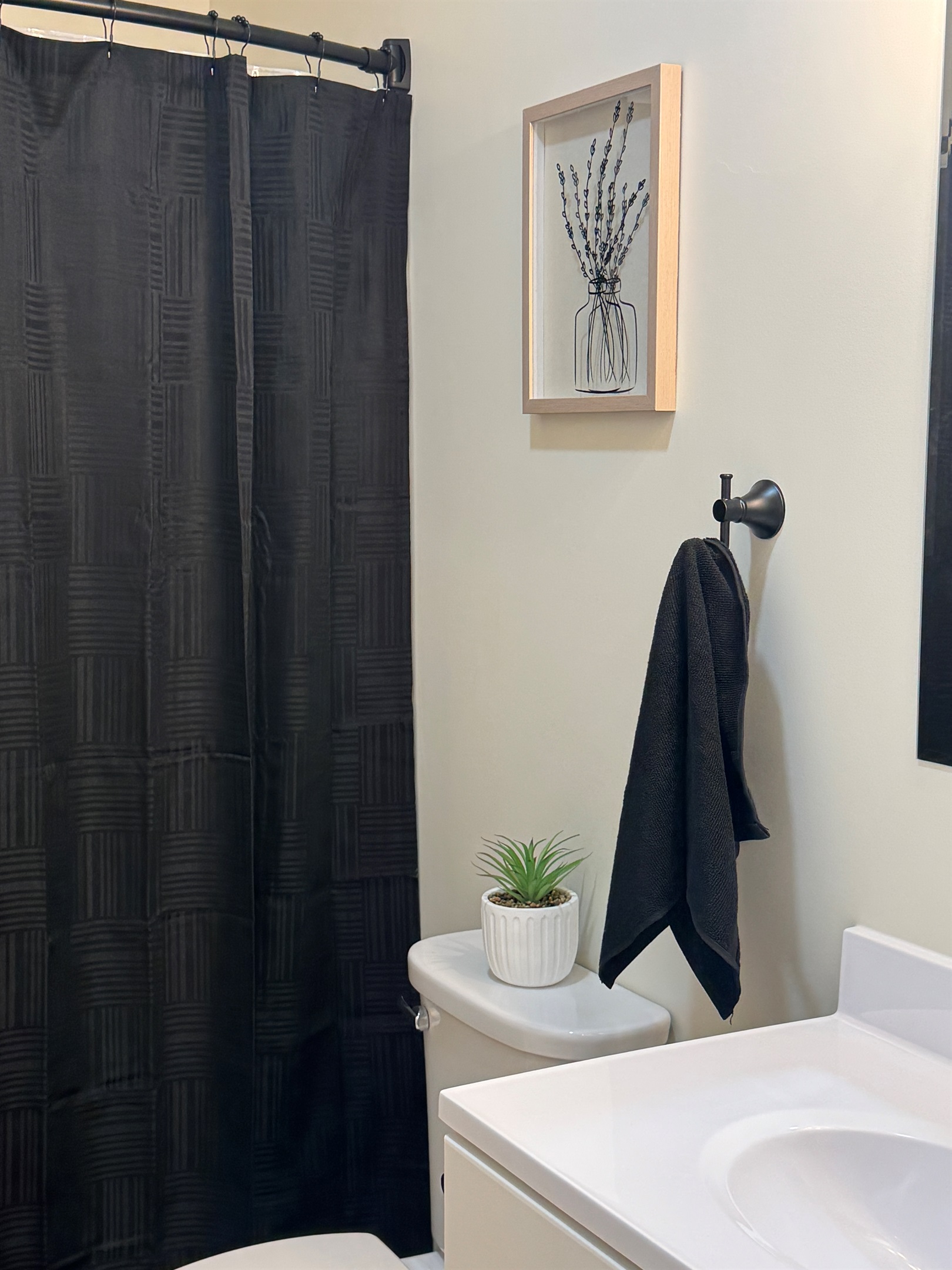Bathroom with tub/shower