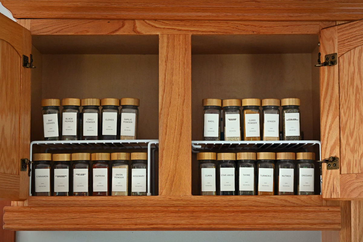 We love to cook and know how important it is for our kitchen to have essentials :)