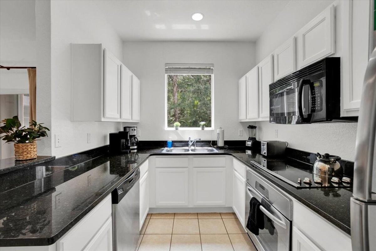 Fully equipped kitchen
