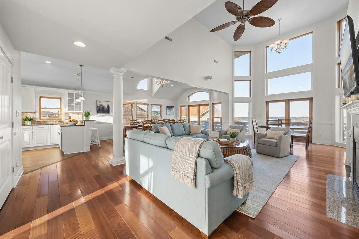 The Grandeur: Great Room cathedral ceilings