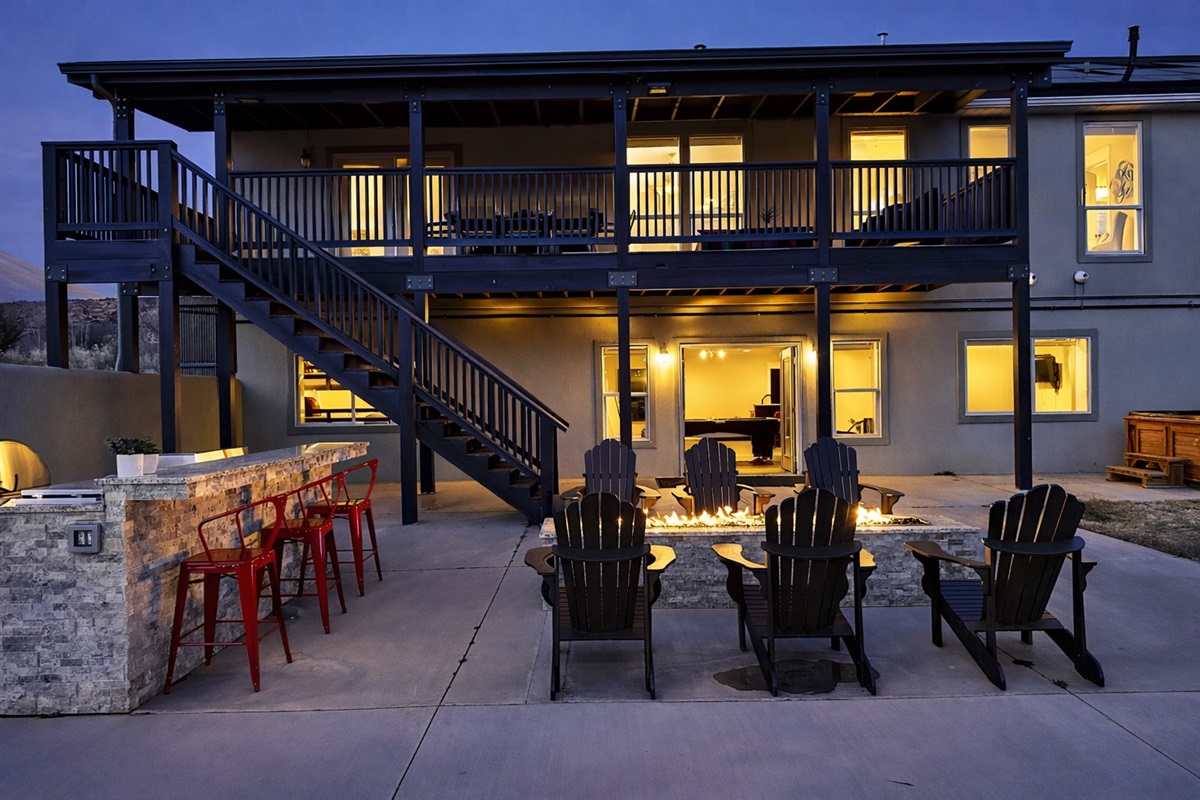 Outdoor Entertainment area BBQ and Outdoor Bar 