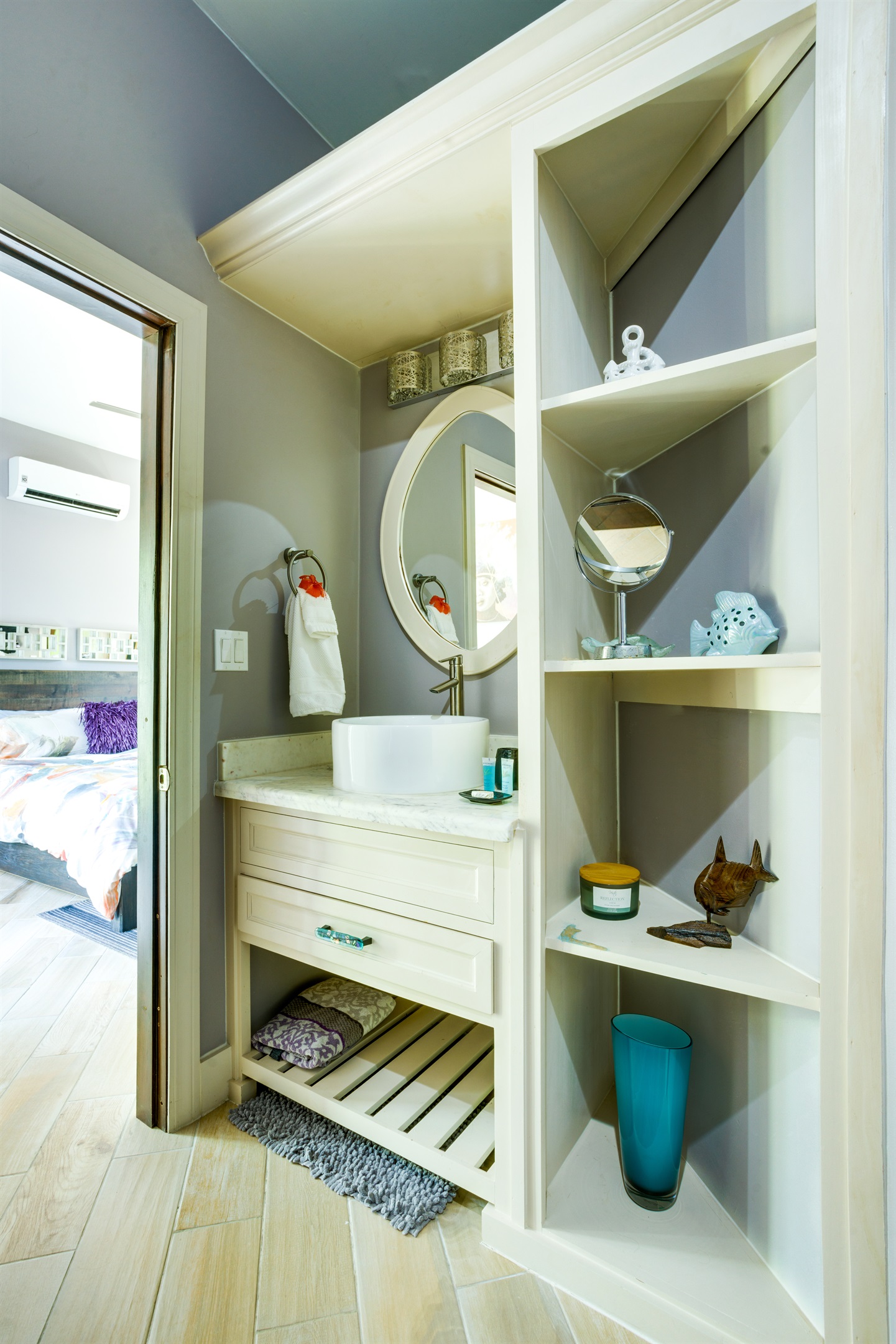 Jack-n-Jill Bathroom