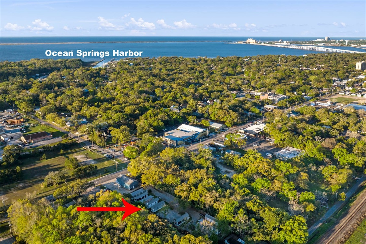 Minutes from the harbor!