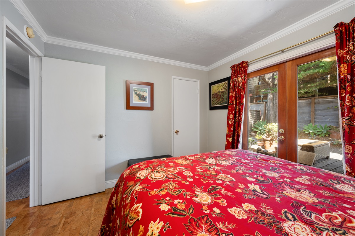 2nd Bedroom - Queen Bed