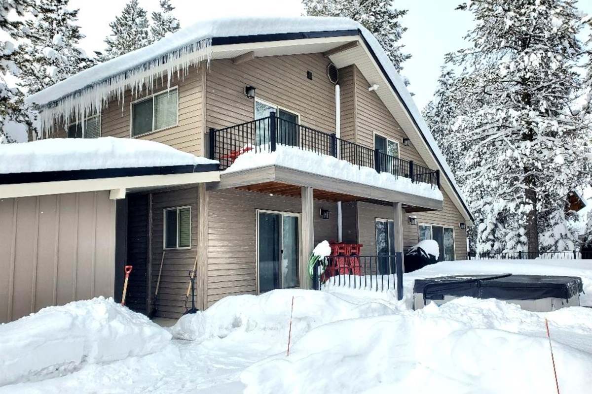 Riverview Retreat snow pic 2/2026