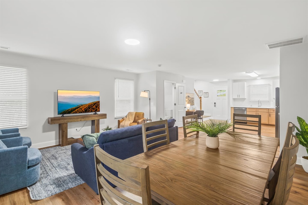 Dining - Unit B