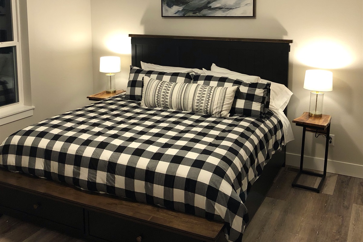 King upper level #2 with bath